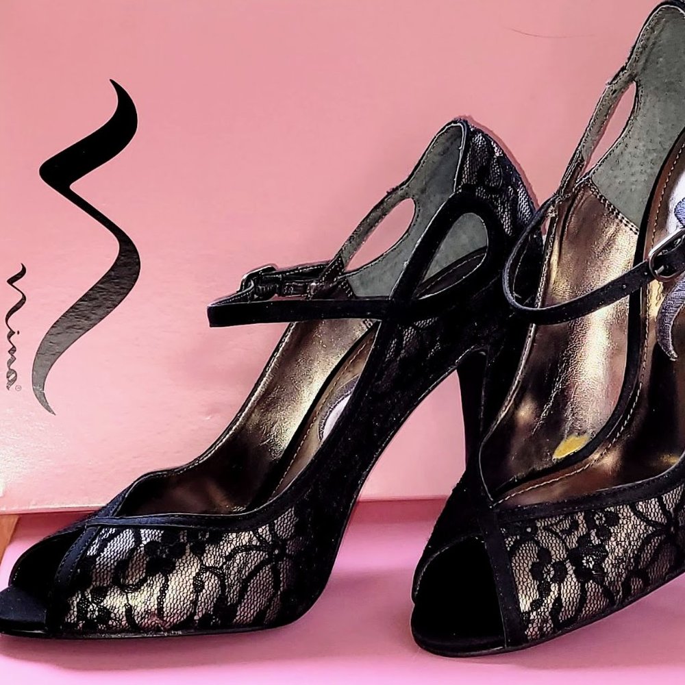 Nina Black Lace over gold size 71/2 41/"2 ankle strap peep toe heels
